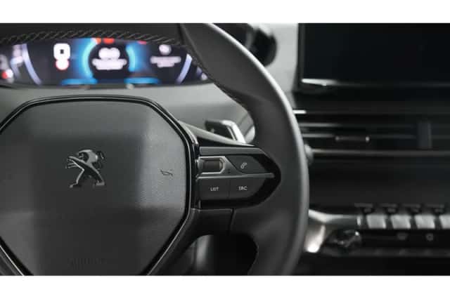 Peugeot 5008 (2023) thumbnail 32