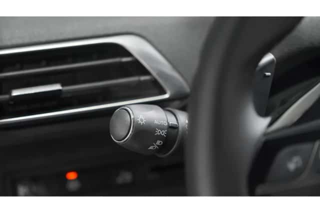 Peugeot 5008 (2023) thumbnail 35
