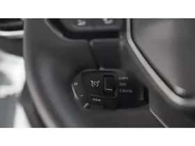 Peugeot 5008 (2023) thumbnail 37