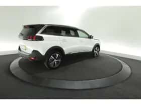 Peugeot 5008 (2023) thumbnail 5