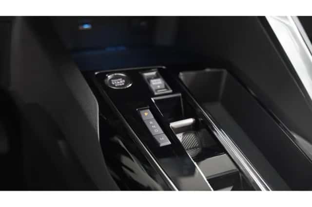 Peugeot 5008 (2023) thumbnail 42