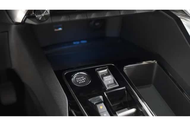 Peugeot 5008 (2023) thumbnail 43