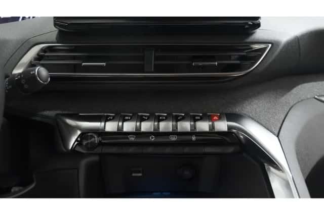Peugeot 5008 (2023) thumbnail 45