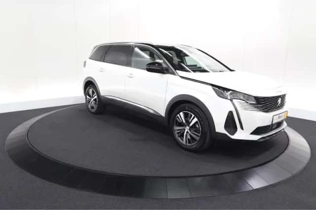 Peugeot 5008 (2023) thumbnail 7