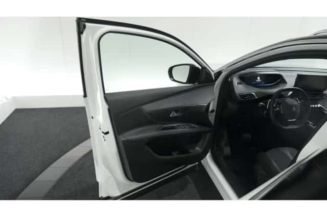 Peugeot 5008 (2023) thumbnail 64