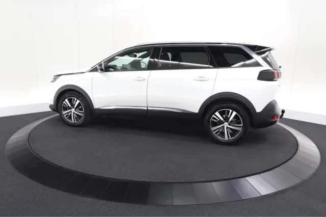 Peugeot 5008 (2023) thumbnail 67