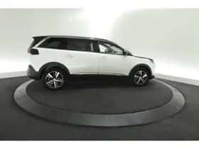 Peugeot 5008 (2023) thumbnail 9