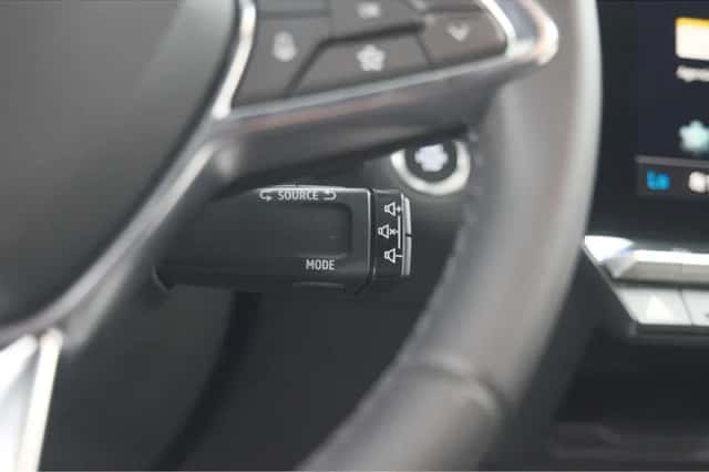Renault Captur (2024) thumbnail 35