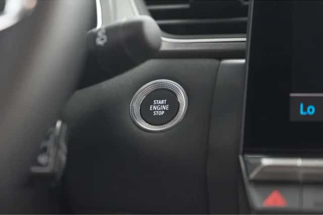 Renault Captur (2024) thumbnail 36
