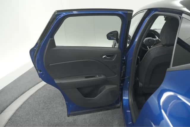 Renault Captur (2024) thumbnail 61