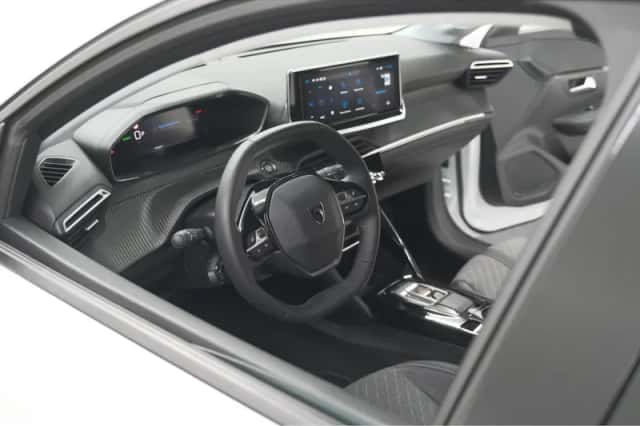 Peugeot e-208 (2025) thumbnail 2