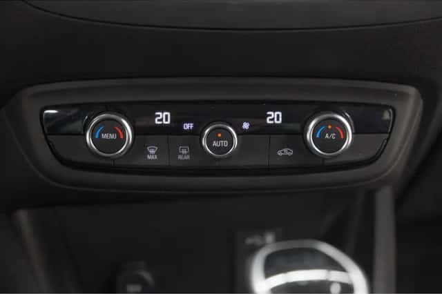 Opel Crossland (2023) thumbnail 42