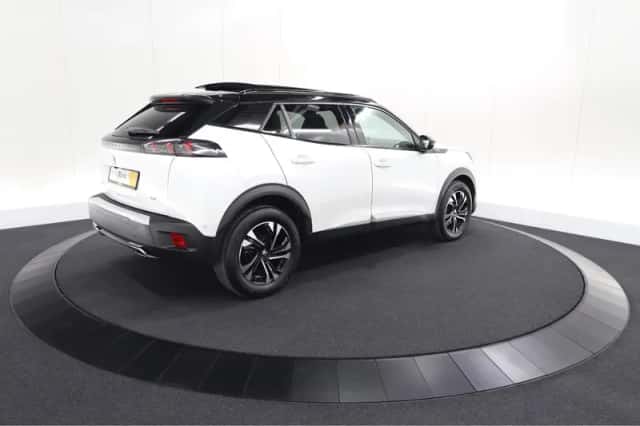 Peugeot 2008 (2022) thumbnail 6