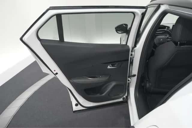 Peugeot 2008 (2022) thumbnail 60