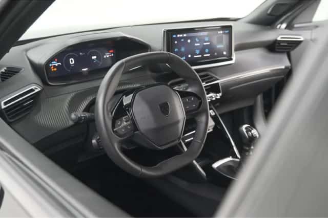 Peugeot 2008 (2025) thumbnail 2