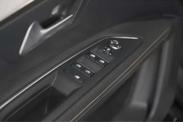 Peugeot 3008 (2021) thumbnail 24