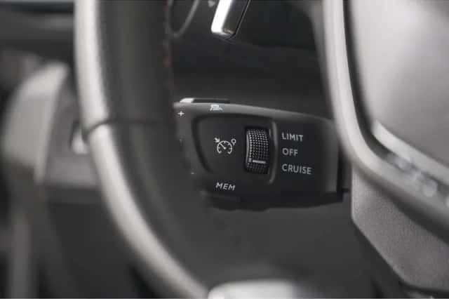 Peugeot 3008 (2021) thumbnail 37