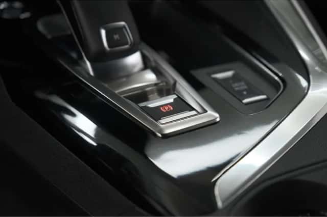 Peugeot 3008 (2021) thumbnail 41