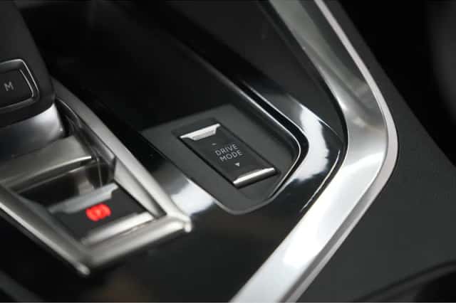 Peugeot 3008 (2021) thumbnail 42