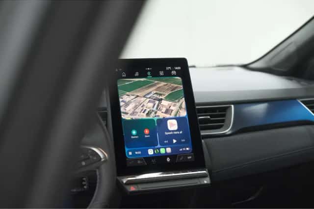 Renault Captur (2025) thumbnail 3
