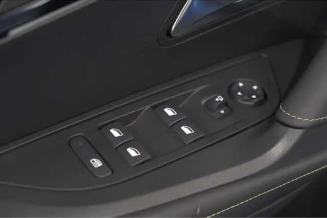 Peugeot 2008 (2020) thumbnail 19