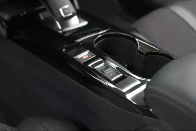 Peugeot 2008 (2020) thumbnail 37