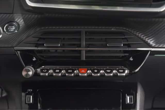 Peugeot 2008 (2020) thumbnail 41