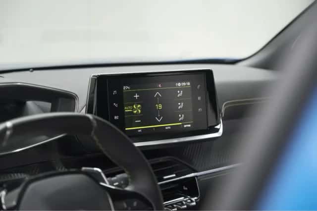 Peugeot 2008 (2020) thumbnail 49