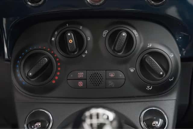 Fiat 500 (2016) thumbnail 32