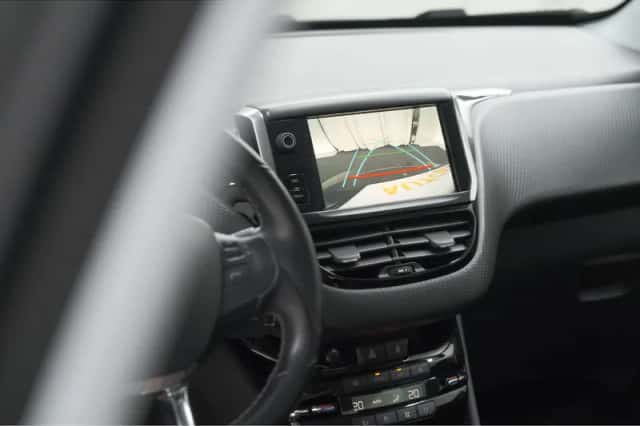 Peugeot 2008 (2019) thumbnail 14