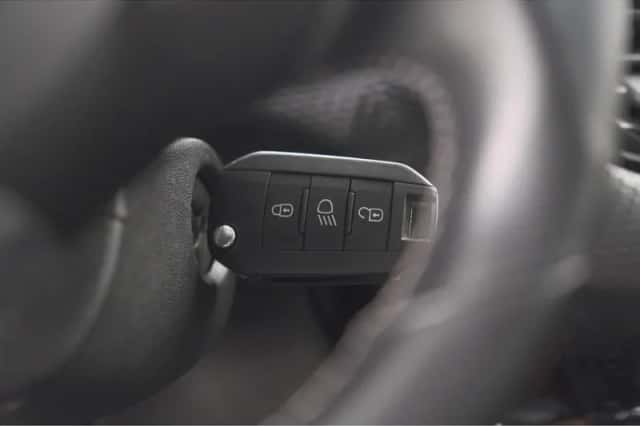 Peugeot 2008 (2019) thumbnail 15
