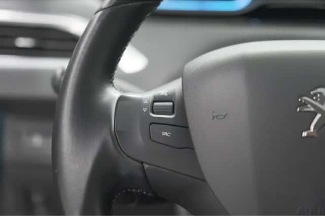 Peugeot 2008 (2019) thumbnail 29