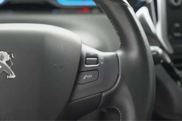 Peugeot 2008 (2019) thumbnail 30