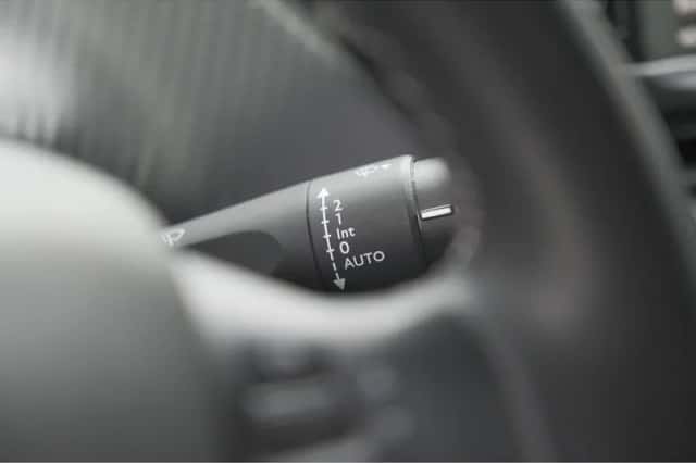 Peugeot 2008 (2019) thumbnail 32
