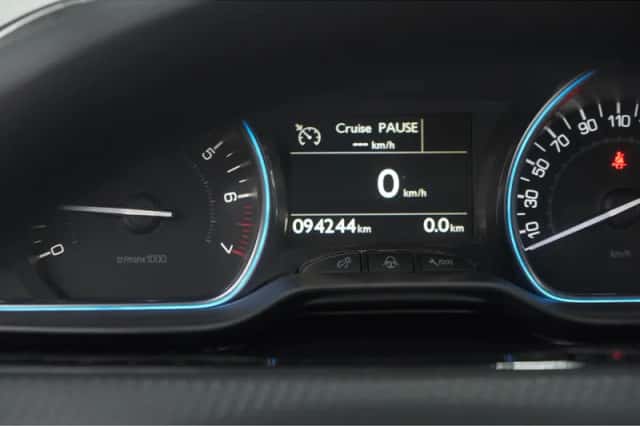 Peugeot 2008 (2019) thumbnail 36
