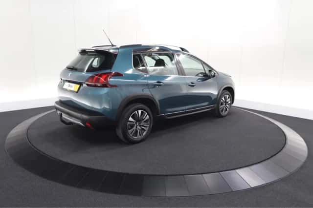 Peugeot 2008 (2019) thumbnail 5