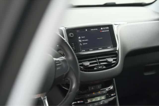 Peugeot 2008 (2019) thumbnail 46