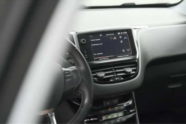 Peugeot 2008 (2019) thumbnail 47