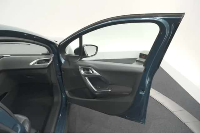 Peugeot 2008 (2019) thumbnail 54