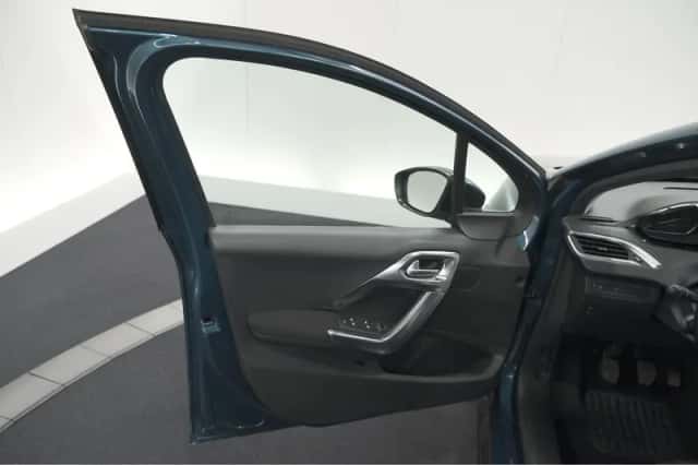 Peugeot 2008 (2019) thumbnail 56
