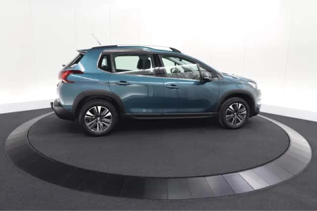 Peugeot 2008 (2019) thumbnail 9