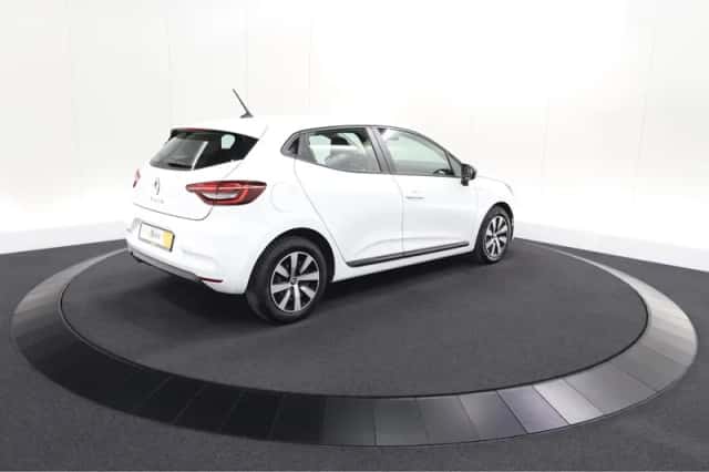 Renault Clio (2023) thumbnail 5