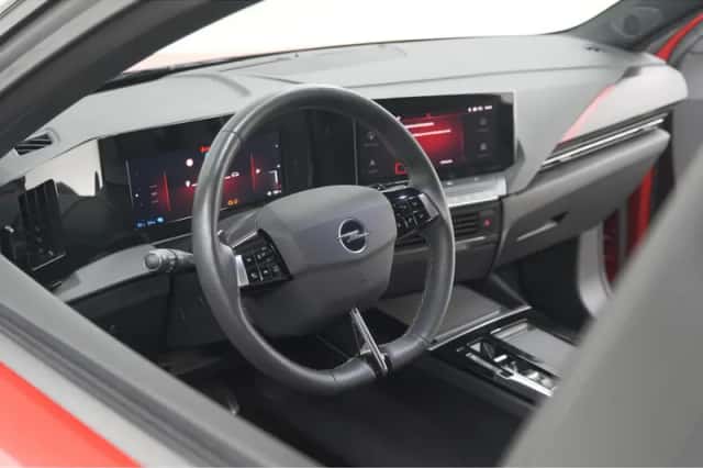 Opel Astra (2022) thumbnail 2