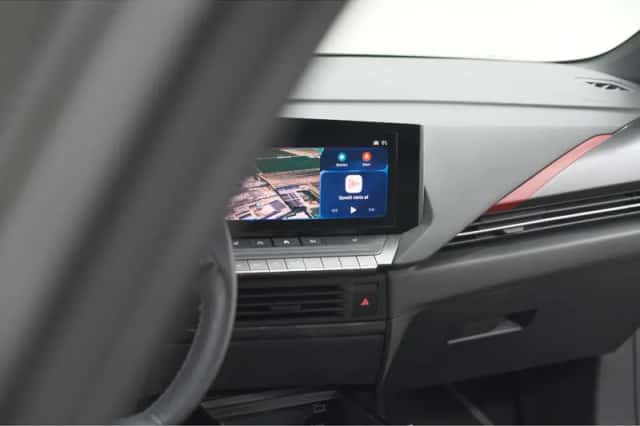 Opel Astra (2022) thumbnail 3