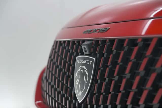 Peugeot 2008 (2025) thumbnail 4