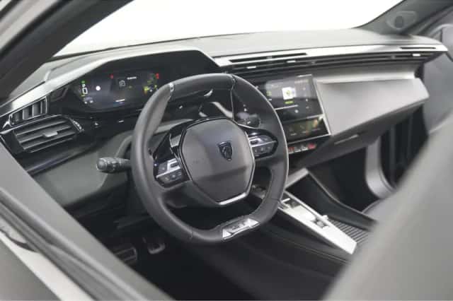 Peugeot 408 (2025) thumbnail 2