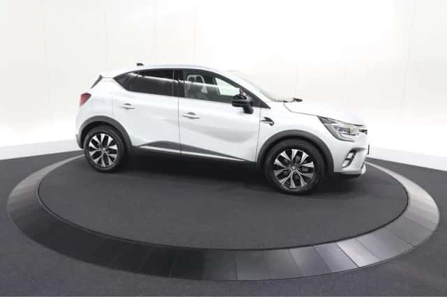 Renault Captur (2023) thumbnail 4