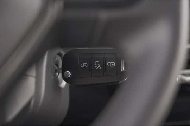 Peugeot 208 (2025) thumbnail 4