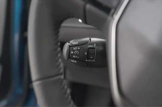 Peugeot 2008 (2025) thumbnail 3