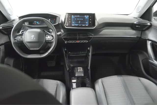Peugeot 2008 (2022) thumbnail 2